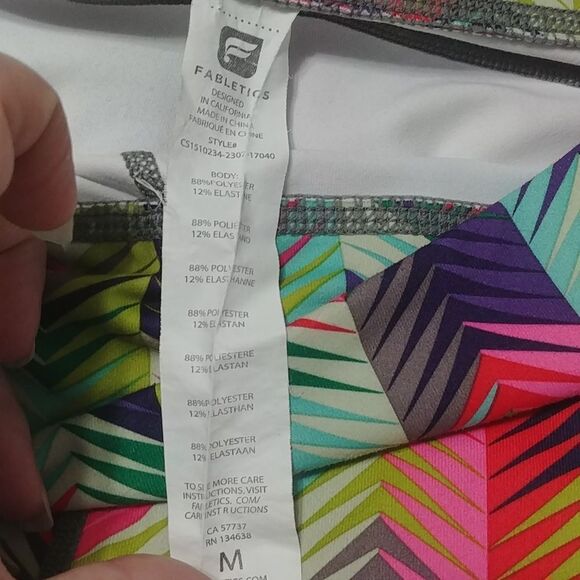 Fabletics Wild Print Capri Leggings M Polyester Stretch - Picture 4 of 11
